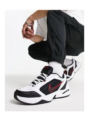 NIKE AIR Monarch IV Sneakers Men’s Size 9